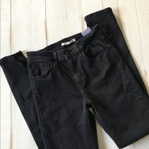 Levi’s High Waisted Black Skinny Jeans